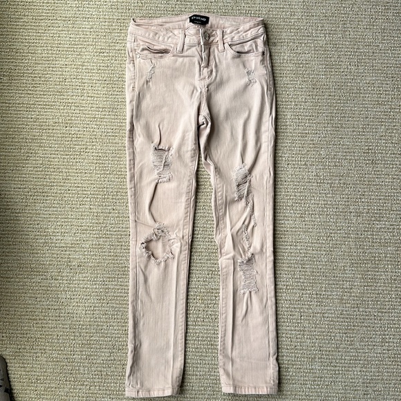 BEBE ripped skinny jeans. - Picture 3 of 4